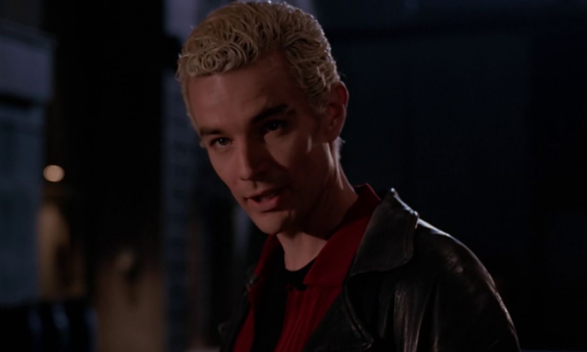 Spike dans Buffy contre les vampires : origines, amour toxique et rédemption du vampire rebelle