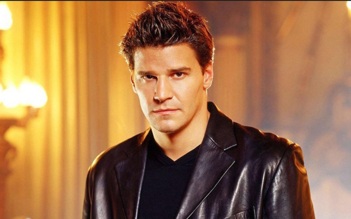 L'acteur David Boreanaz dans la série Buffy contre les vampires son rôle emblématique d'Angel