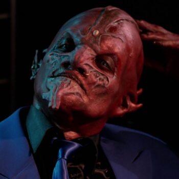 Sweet le démon qui force le Scooby-Gang à danser et chanter dans l'épisode musical de Buffy